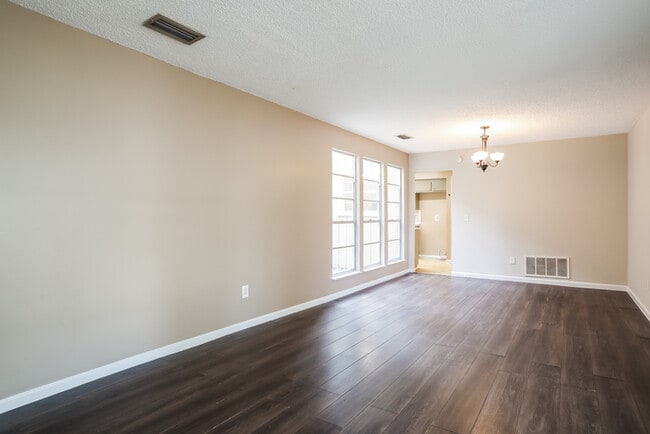 Photo - 1413 Dolphin St