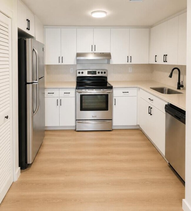 7832 Collins Ave Unit 404