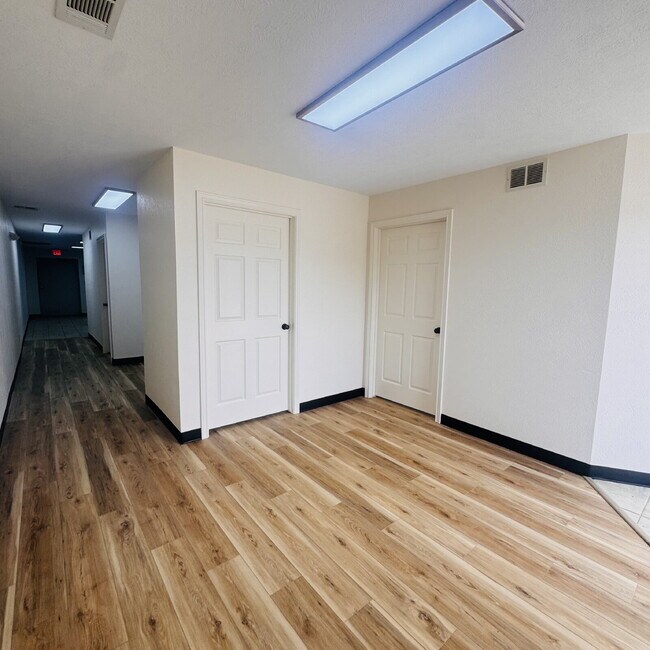 Photo - 2905 Nederland Ave