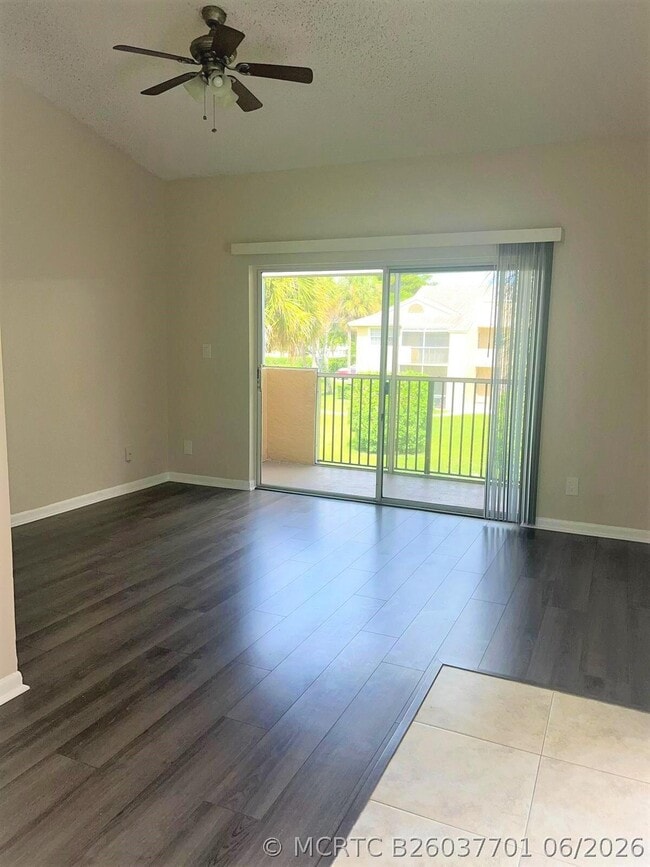 Photo - 751 Cypress Ln Unit L7