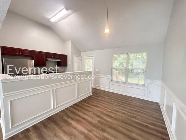 Photo - 435 Skif Pond Ct