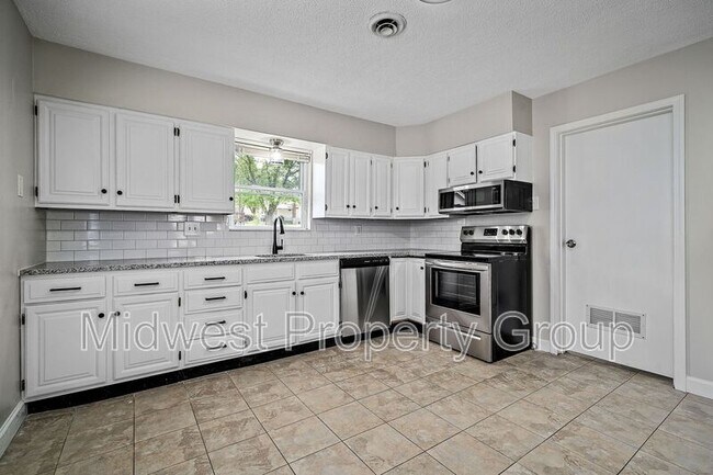 Photo - 7 St George Ct