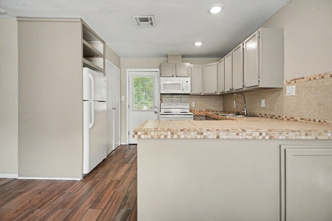 Photo - 6500 Haden Dr
