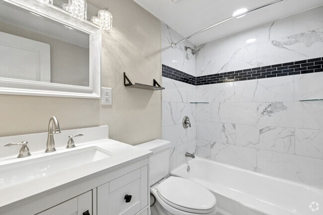 2BR, 1BA - 1,078SF - Primary Bathroom