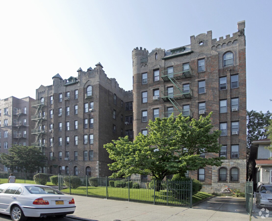 32 Lenox Rd - 32 Lenox Rd Apartments