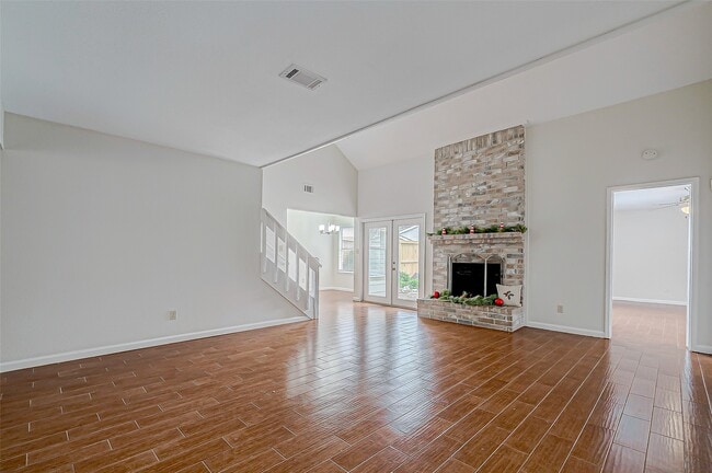 Photo - 2022 Highland Hills Dr