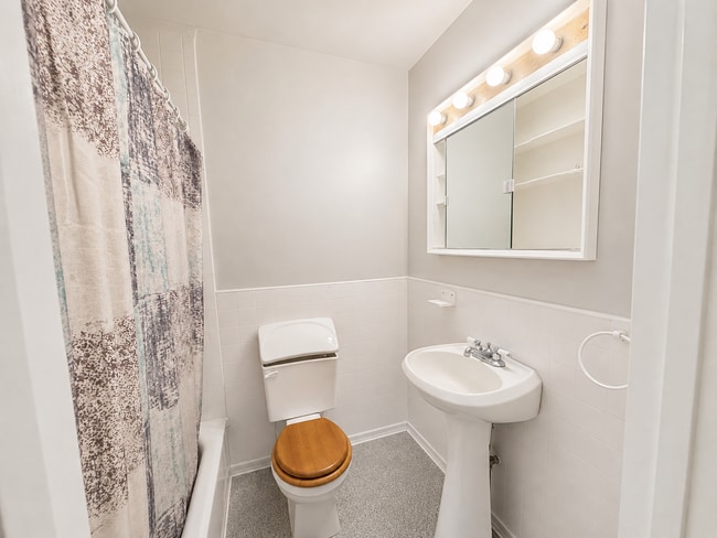 Photo - 1572 N Shore Dr