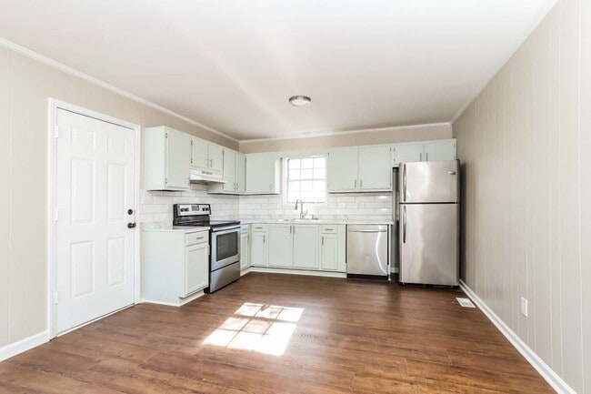 Photo - 638 S Elm St