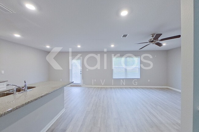 Photo - 273 Monarch Ln