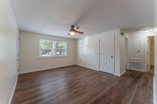 468 Greenville Hwy