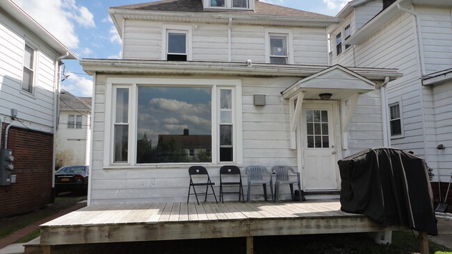 Building Photo - 353 Demain Ave Unit 2