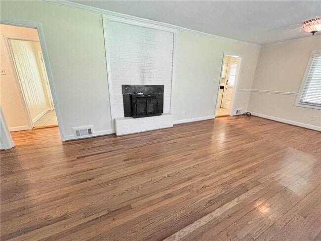 Photo - 6058 Harleston Rd NE