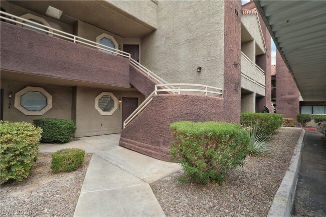 Building Photo - 5008 S Rainbow Blvd Unit 105