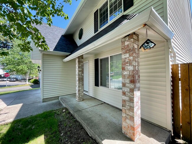 4-Bedroom Home in Bethany! - 4-Bedroom Home in Bethany!