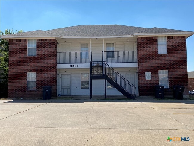 Building Photo - 3201 Hereford Ln Unit C