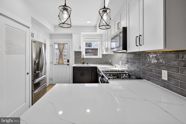 Photo - 2015 Gales St NE