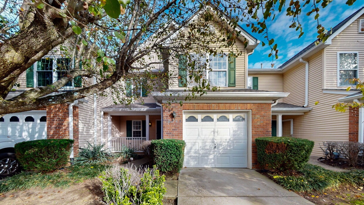 Quiet life with city convenience - 2048 Nashboro Blvd (Nashville, TN)