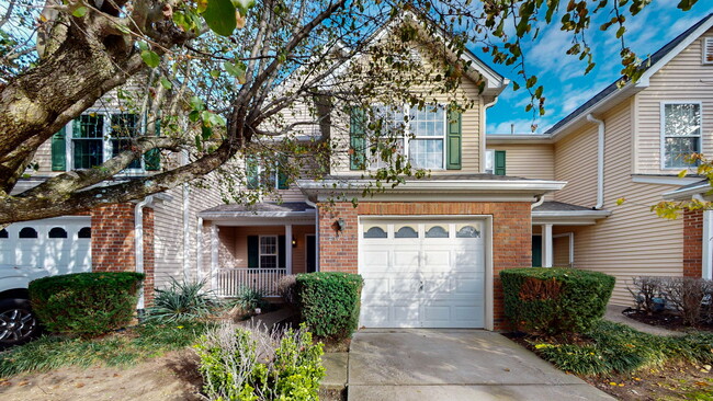 Quiet life with city convenience - 2048 Nashboro Blvd Townhome