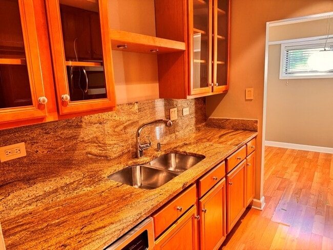 Photo - 2212 Country Club Dr Unit 6