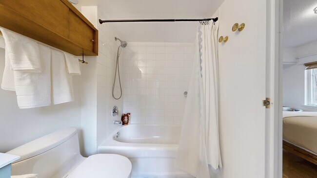 Photo - 30 Western Battery Rd Unit SI ID1504459P