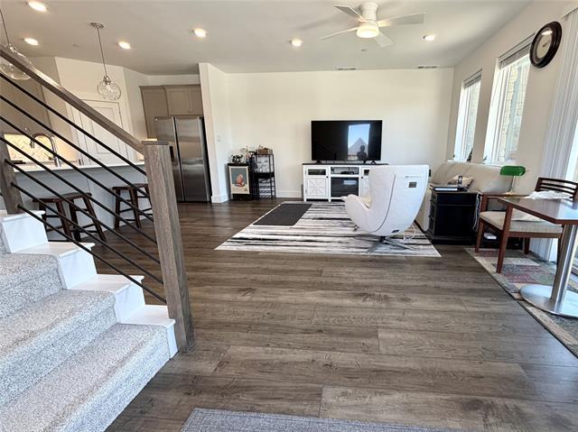 Photo - 760 Cavitt Ct