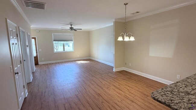 Photo - 118 Grayton Way