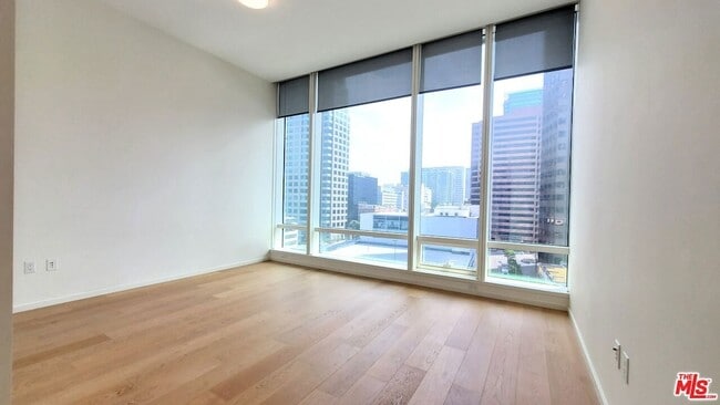 Building Photo - 877 Francisco St Unit 925