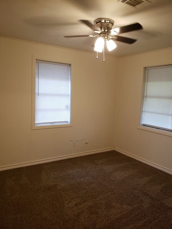 Photo - Mid April Move In