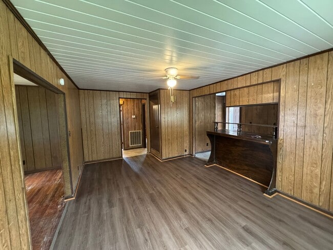 Photo - 3583 Napier Ave