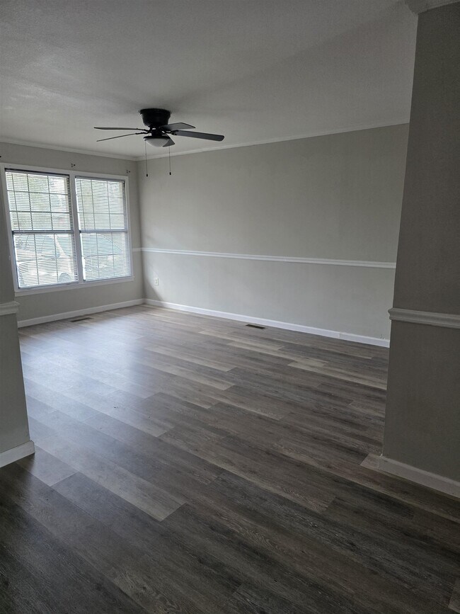 Photo - 331 Robin Ave