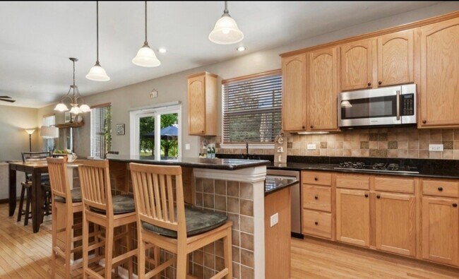 Photo - 841 Barclay Dr
