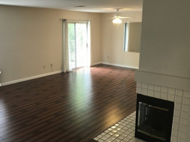 Photo - 25250 Steinbeck Ave Townhome