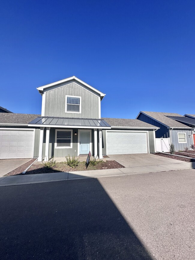 Photo - 4004 Blue Pine Ln