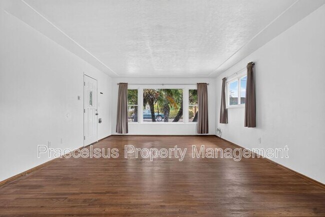 Photo - 626 Brightwood Ave