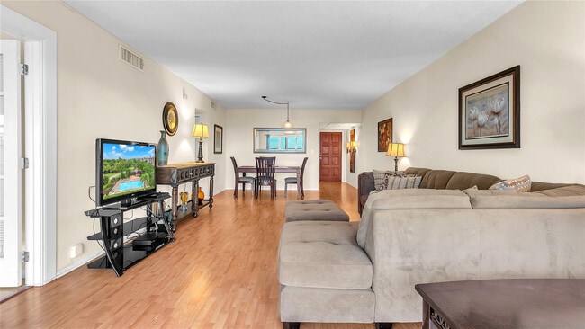 Photo - 3150 N Palm Aire Dr Unit 909