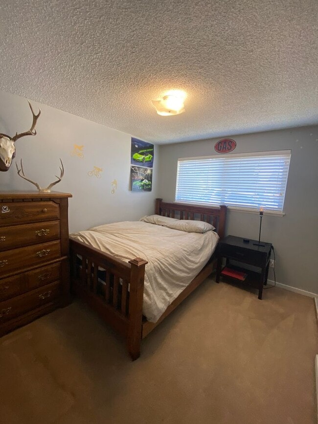 Photo - 4 Bedroom Fairwood Home with garage and RV parking