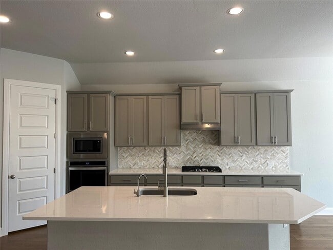 148 Kellogg Ln