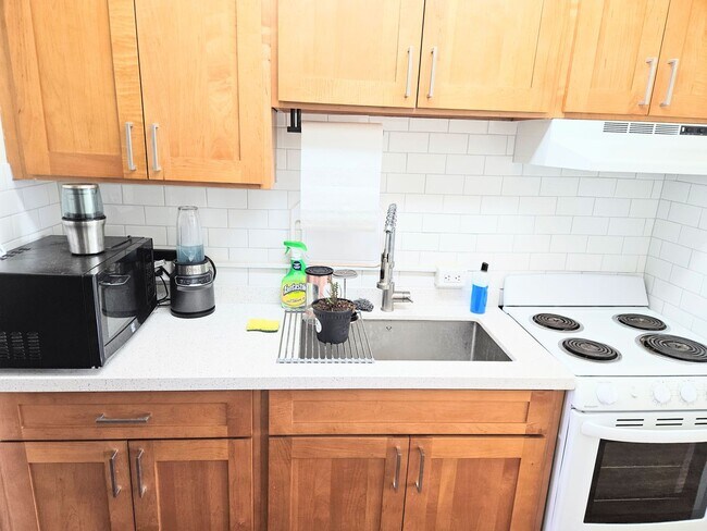 Photo - Makiki Punahou Hale Oahua Unfurnished 1 Bedroom 1 Bathroom Condominium Unit 503
