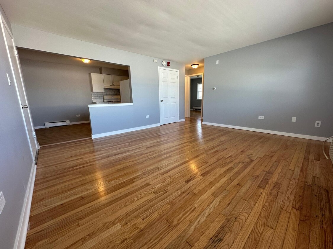 Photo - 1827 N 43rd Ave (Stone Park, IL)