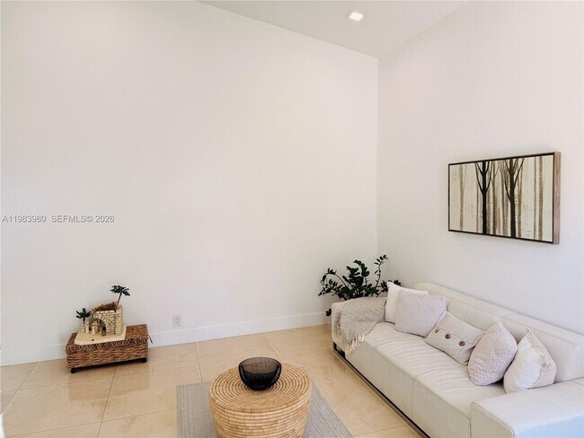 Photo - 646 Stanton Dr