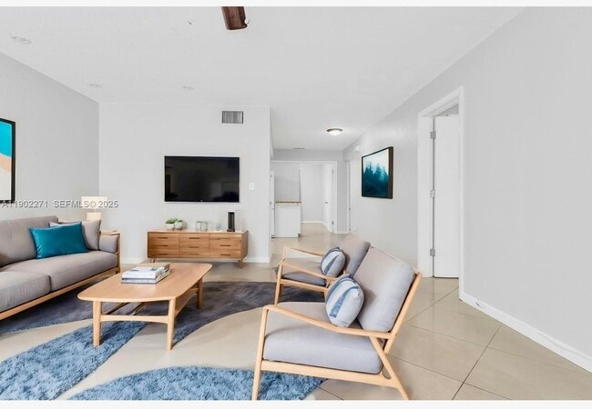 Photo - 2175 NE 56th St Unidad 105