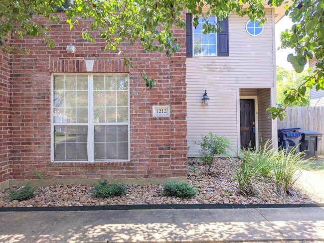 Photo - IMMEDIATE MOVE IN!!!  AMAZING 4 BED/3.5 BA...