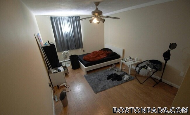 Building Photo - 20 Radcliffe Rd Rental