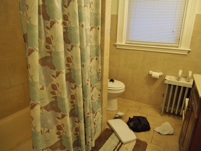 Photo - Sunny Spacious 4 Bedroom