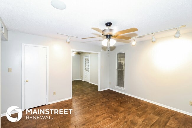 Photo - 2145 Bobolink Trail