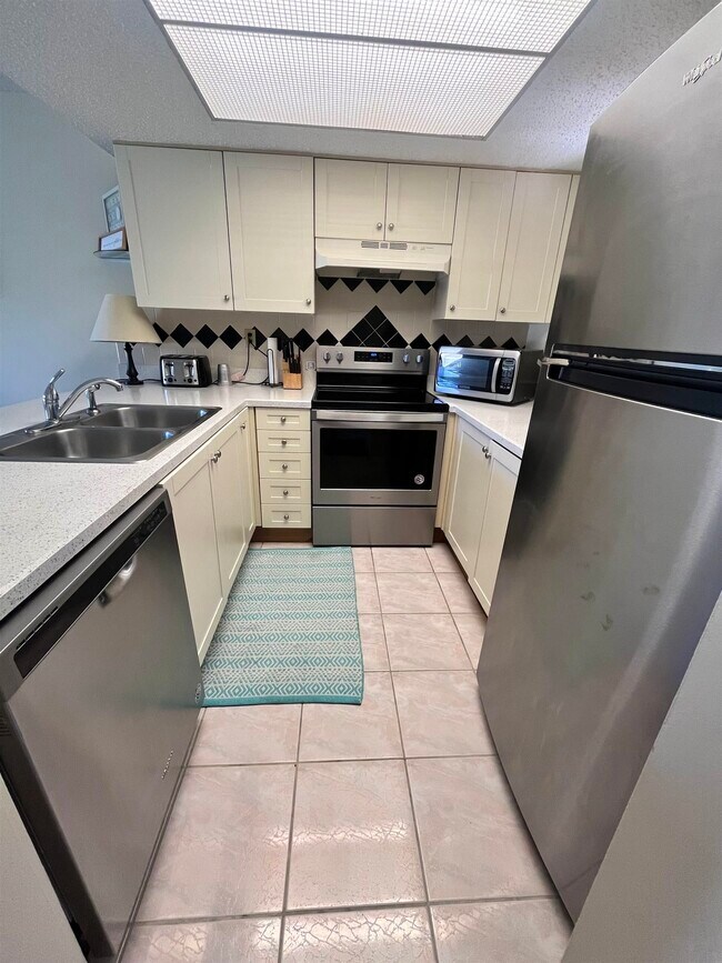 Photo - 4250-4A1a A1A S Unit C12