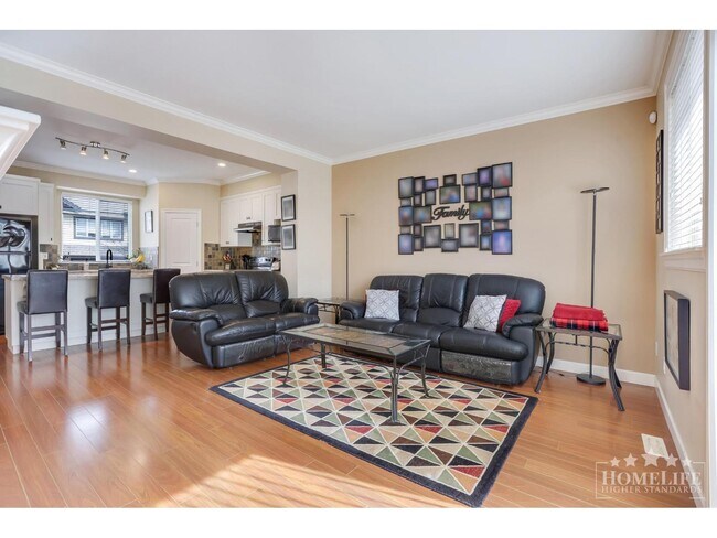 Photo - 7168-7179 179 St