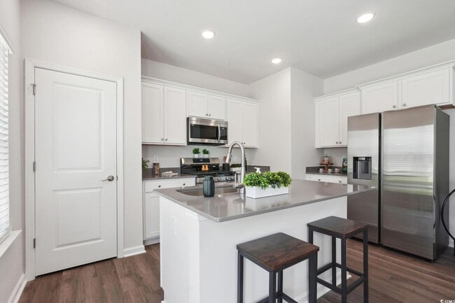 Photo - 300 Champions Blvd