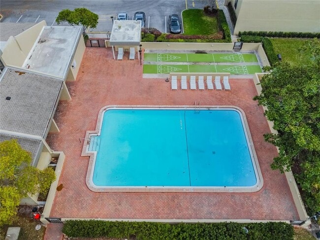 Photo - 13618 Greenfield Dr Unit 305