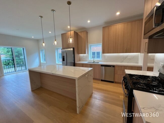Building Photo - 2042 W Washington Blvd Unit #1E Rental